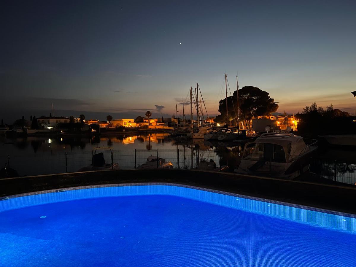 Blau Apartamento Frente A Los Canales Y Las Puestas De Sol De Roses Dış mekan fotoğraf