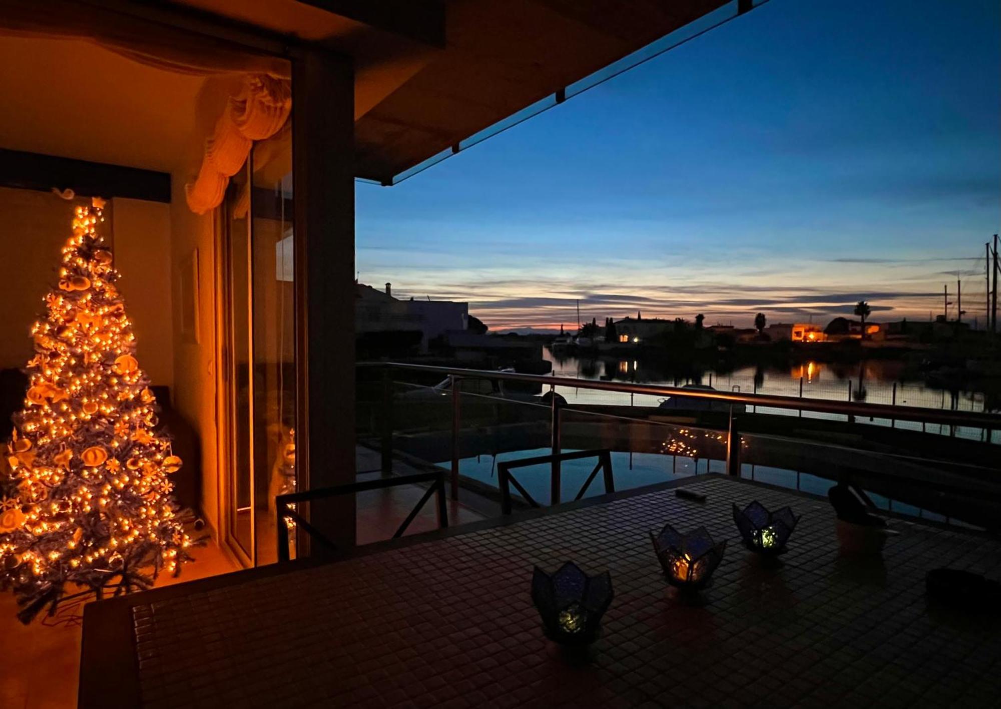 Blau Apartamento Frente A Los Canales Y Las Puestas De Sol De Roses Dış mekan fotoğraf