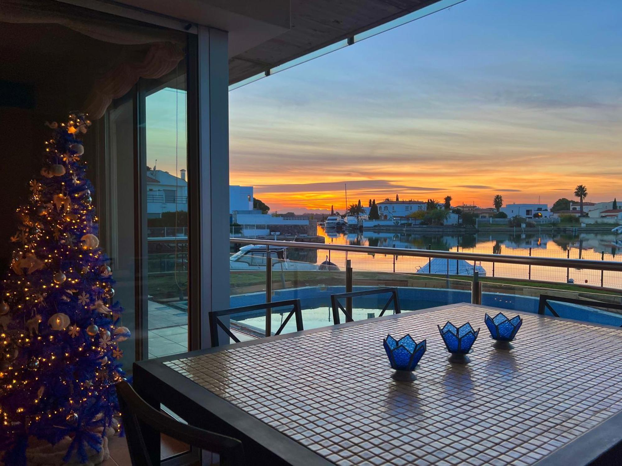 Blau Apartamento Frente A Los Canales Y Las Puestas De Sol De Roses Dış mekan fotoğraf