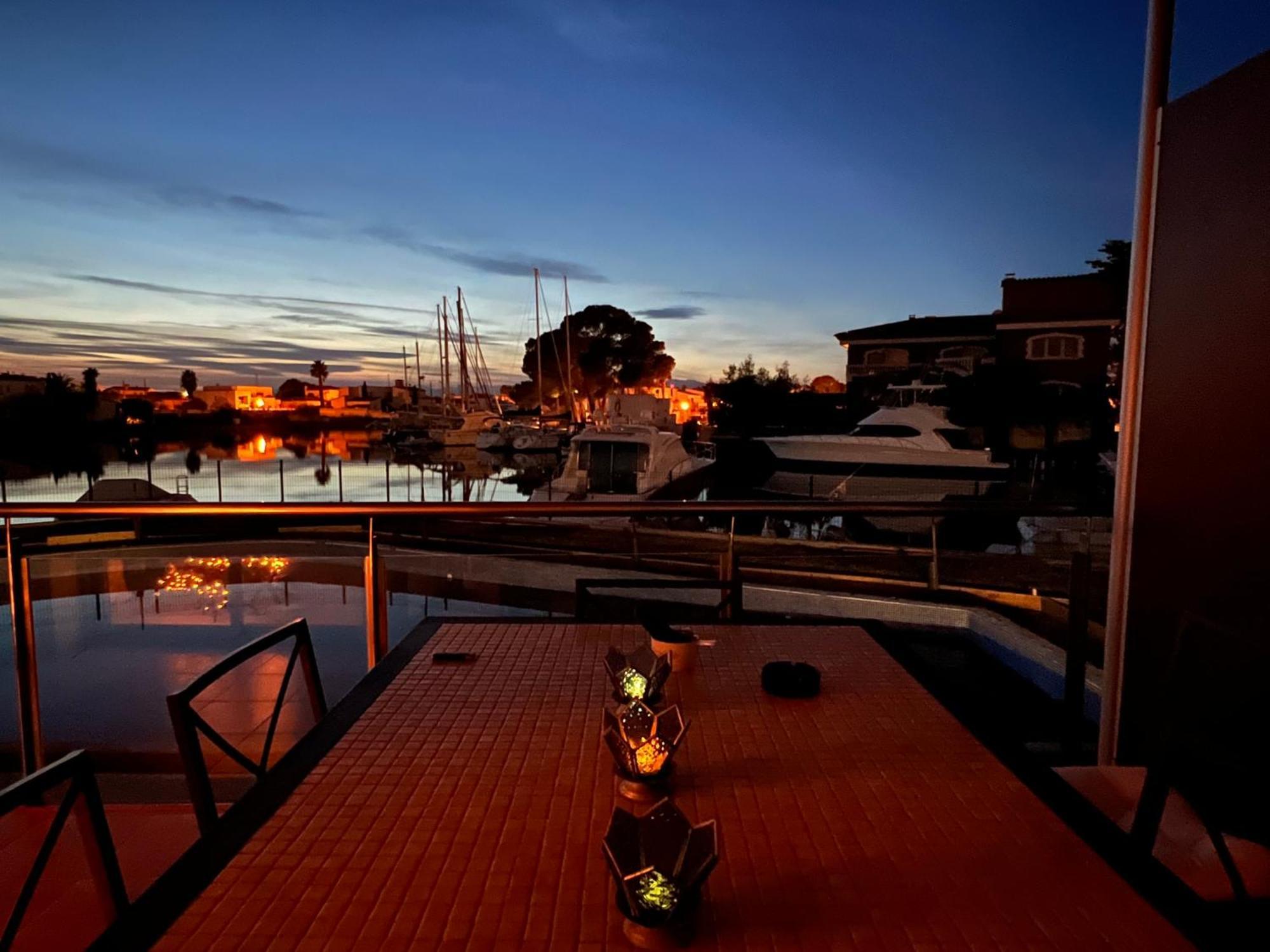 Blau Apartamento Frente A Los Canales Y Las Puestas De Sol De Roses Dış mekan fotoğraf